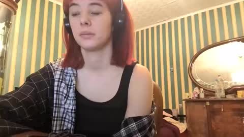 Snapshot of cherisegatchel chatting on 02-20-26, 05:02 Emely online show from 02-20-26, 05:02