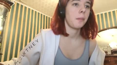 Snapshot of cherisegatchel chatting on 02-24-26, 05:33 Emely online show from 02-24-26, 05:33