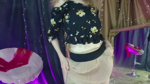 Snapshot of cherry_blossomsx chatting on 01-05-25, 09:05 thanks guys see you tomorrow online show from 01-05-25, 09:05