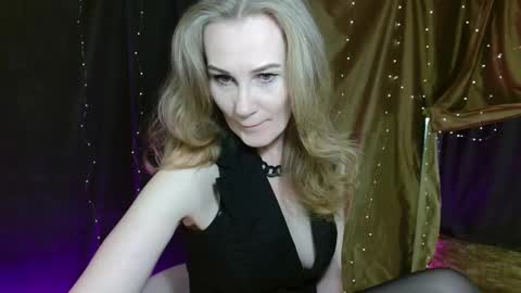 Snapshot of cherry_blossomsx chatting on 10-22-25, 10:26 thanks guys see you tomorrow online show from 10-22-25, 10:26