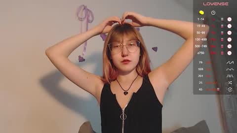 Snapshot of cherry_hazzze chatting on 10-26-25, 06:25 Cheryl online show from 10-26-25, 06:25