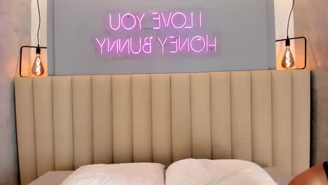 C H E R R Y  online show from 01-12-26, 11:37