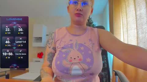 Snapshot of cherry_pie_69 chatting on 02-06-25, 09:32 mayra online show from 02-06-25, 09:32