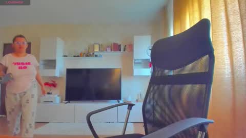 Snapshot of cherry_pie_69 chatting on 10-01-25, 09:04 mayra online show from 10-01-25, 09:04