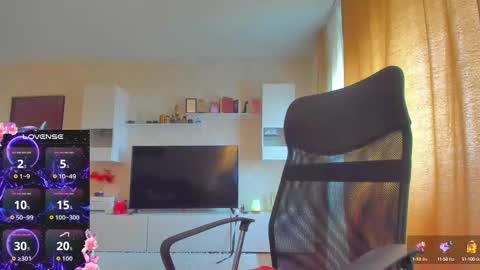 Snapshot of cherry_pie_69 chatting on 10-12-25, 08:46 mayra online show from 10-12-25, 08:46