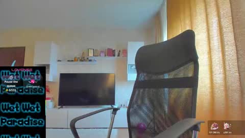 Snapshot of cherry_pie_69 chatting on 11-16-25, 10:54 mayra online show from 11-16-25, 10:54