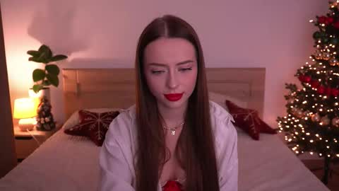 Snapshot of cherryblossom224 chatting on 12-15-25, 10:58 Alisha online show from 12-15-25, 10:58