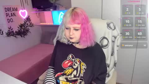 Snapshot of cherrybounce chatting on 02-23-26, 09:34 Sarah online show from 02-23-26, 09:34