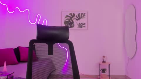 C H E R R Y online show from 10-04-25, 12:03