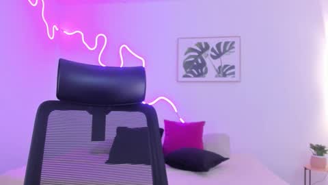 C H E R R Y online show from 10-23-25, 12:26