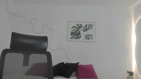 C H E R R Y online show from 10-25-25, 12:02