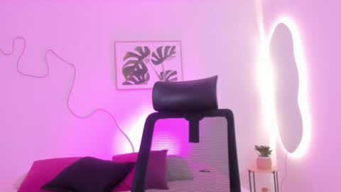 C H E R R Y online show from 10-29-25, 12:18