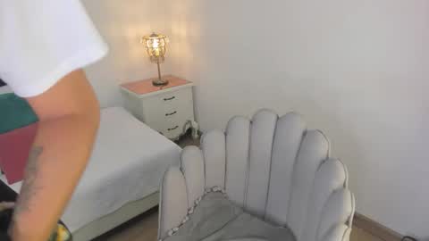 Snapshot of cherrylady2 chatting on 10-19-25, 01:01 Cherry online show from 10-19-25, 01:01