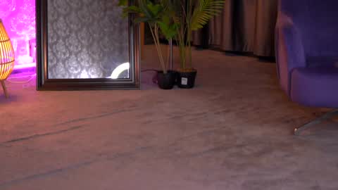 Snapshot of cherryselena chatting on 12-21-24, 10:08 Selena online show from 12-21-24, 10:08