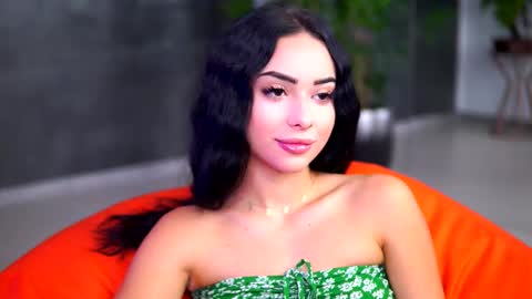 Snapshot of cherryselena chatting on 10-01-25, 06:58 Selena online show from 10-01-25, 06:58