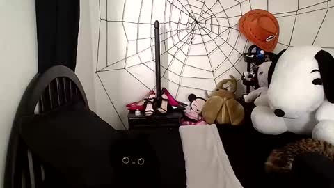 Snapshot of cherrywitchy chatting on 10-15-25, 04:40 Cherry online show from 10-15-25, 04:40