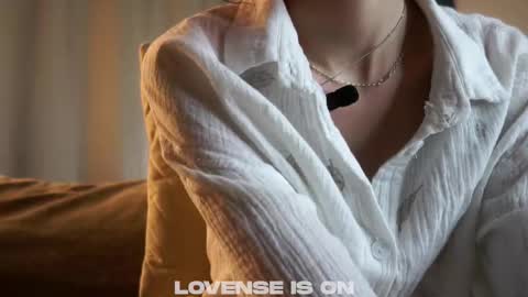 Leia online show from 10-31-25, 04:02