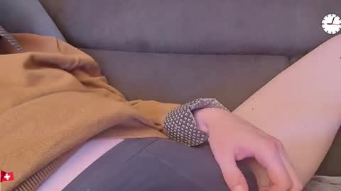 Grey online show from 11-18-25, 08:02