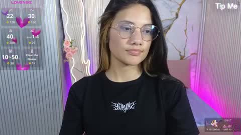 Snapshot of chiara_tay chatting on 03-28-26, 08:08 Chiara online show from 03-28-26, 08:08