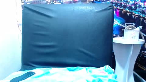 Snapshot of chiky_nastyy chatting on 01-09-25, 06:15 Chikys online show from 01-09-25, 06:15