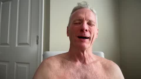 Snapshot of chill_with_john chatting on 10-29-25, 06:42 John online show from 10-29-25, 06:42