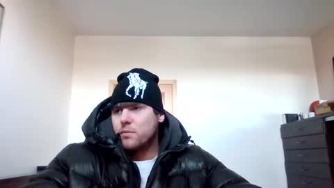 Snapshot of chiller832590 chatting on 01-19-26, 08:29 chiller832590 online show from 01-19-26, 08:29