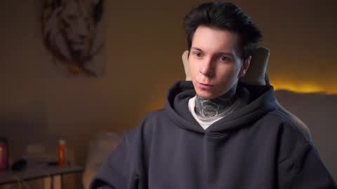 Snapshot of chillguy2k chatting on 10-15-25, 02:22 Rick online show from 10-15-25, 02:22