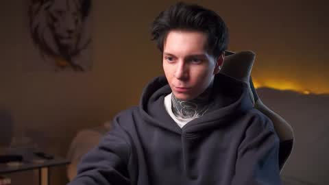 Snapshot of chillguy2k chatting on 10-17-25, 04:20 Rick online show from 10-17-25, 04:20