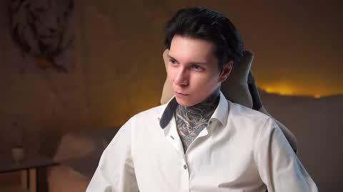 Snapshot of chillguy2k chatting on 10-28-25, 06:32 Rick online show from 10-28-25, 06:32