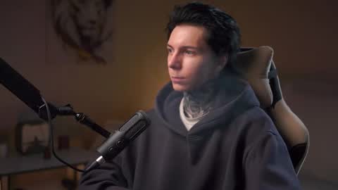 Snapshot of chillguy2k chatting on 11-17-25, 09:42 Rick online show from 11-17-25, 09:42