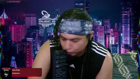 Enrique online show from 02-25-25, 07:09