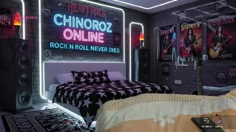 Enrique online show from 11-21-25, 01:59