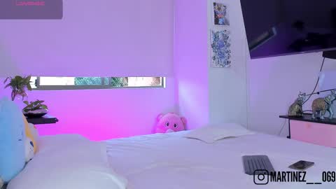 Snapshot of chloe__daviss chatting on 10-17-25, 10:12 CHLOE online show from 10-17-25, 10:12