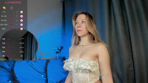 Snapshot of chloe__kiss chatting on 03-03-25, 07:17 Chloe online show from 03-03-25, 07:17