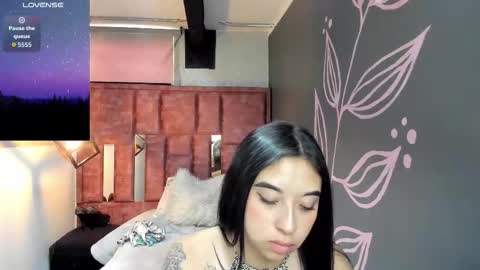 CHLOE online show from 10-06-25, 07:44