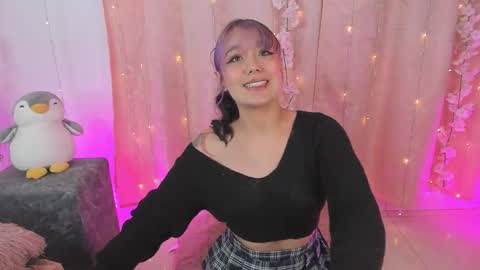 Snapshot of chloe_evans12 chatting on 11-25-25, 04:45 Chloe online show from 11-25-25, 04:45