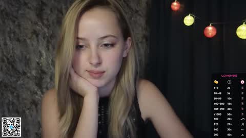 Snapshot of chloe_novel chatting on 11-05-25, 02:55 Chloe online show from 11-05-25, 02:55