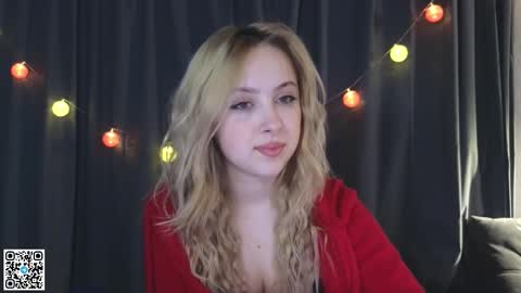 Snapshot of chloe_novel chatting on 11-16-25, 03:34 Chloe online show from 11-16-25, 03:34