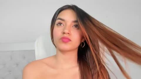 Snapshot of chloe_rubi chatting on 02-20-25, 07:19 CHLOE online show from 02-20-25, 07:19