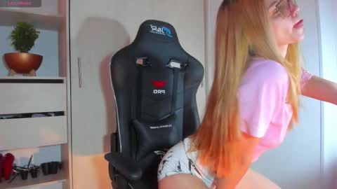 Chloe Miller  online show from 11-05-25, 10:32