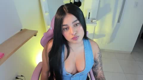 chloe_t2 online show from 10-23-25, 03:17