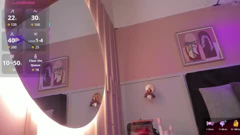 Snapshot of chloe_watson_ chatting on 11-06-25, 07:48 online show from 11-06-25, 07:48