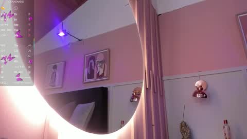 Snapshot of chloe_watson_ chatting on 11-07-25, 07:58 online show from 11-07-25, 07:58