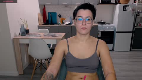 Snapshot of chloe_x_ chatting on 12-01-24, 09:59 Eva and Sandra online show from 12-01-24, 09:59