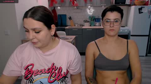 Snapshot of chloe_x_ chatting on 12-20-24, 06:56 Eva and Sandra online show from 12-20-24, 06:56