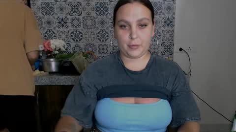 Snapshot of chloe_x_ chatting on 02-21-25, 02:06 Eva and Sandra online show from 02-21-25, 02:06