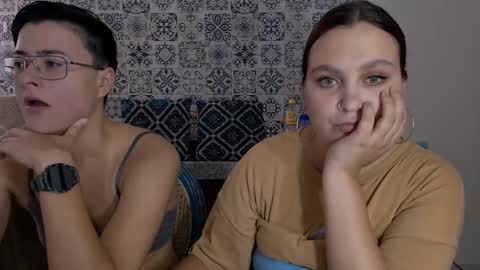 Snapshot of chloe_x_ chatting on 03-03-25, 06:59 Eva and Sandra online show from 03-03-25, 06:59