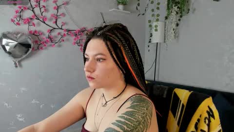 Snapshot of chloebloss0m chatting on 02-05-26, 03:11 Boni online show from 02-05-26, 03:11