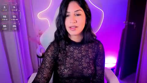 Snapshot of chloebum_ chatting on 03-11-26, 11:05 Chloe online show from 03-11-26, 11:05