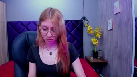 chloecampbell03 online show from 10-09-25, 03:10